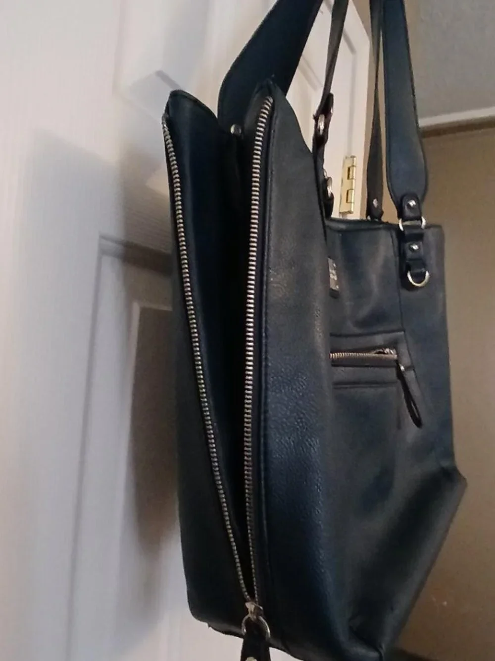 Kenneth Cole REACTION laptop or ipad purse